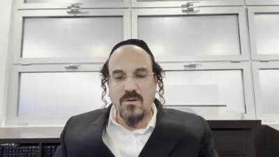 הערליכע מעשה פון הרה"ק רבי שלמקע מזוועיל זי"ע  דורך הרב אליהו שווארץ, ביים שיעור פון עמוד היומי דרשו - עירובין דף ע"ה ע"ב