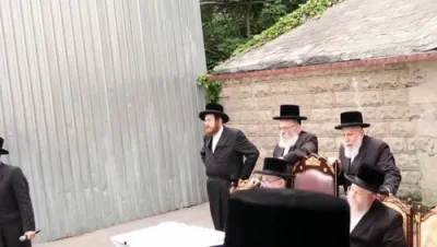 הדלקה לג בעומר בחצר הקודש סקווירא בארא פארק 