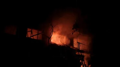 250 רוסישע דראונס און ראקעטן רעגענען אראפ אויף אוקריינא