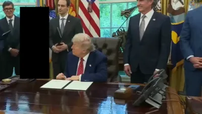 פרעזידענט טראמפ שרייבט אונטער אמעריקאנע נוקלעארע ענערגיע עקזעקעטיוו ארדער.