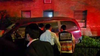  סצענע פון א עקסידענט נעכטן אין בארא פארק אויף 13'טע עוועניו