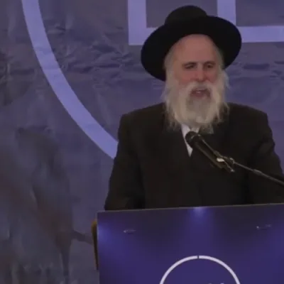 אויסטערלישע הארציגע געזאנגען דורך הרה"ג אפרים וואקסמאן שליט"א אין בעפאררייטונג צום יו"ט שבועות