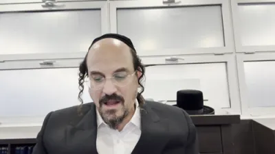 הערליכע מעשה פון הרה"ק המנחת אלעזר ממונקאטש זי"ע דורך הרב אליהו שווארץ, ביים שיעור פון עמוד היומי דרשו - עירובין דף פ'