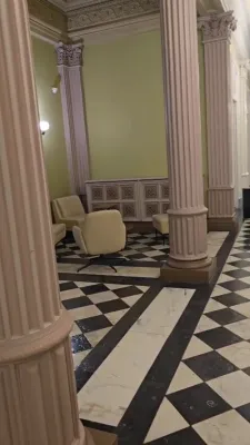היימישע עסקנים אין ווייסן הויז באטייליגן זיך ביי א מיטינג מיט טראמפ אדמיניסטראציע באאמטע