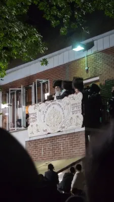 מוצאי יום טוב ביי כ"ק אדמו"ר מסאטמאר שליט"א 