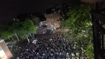 ערשטע בילדער: באגלייטן פון כ"ק אדמו"ר מסאטמאר שליט"א אין וויליאמסבורג 