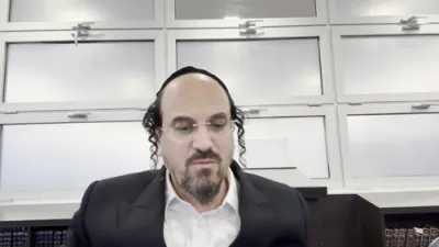 הערליכע מעשה פון השגחה פרטית געקומען און חלום נאך זובן אין זעכציג יאר צו איהם דארמענען ביי יזכור  דורך הרב אליהו שווארץ, ביים שיעור פון עמוד היומי דרשו - עירובין דף פ"ב