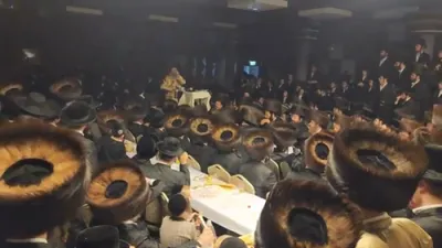 פייערדיגע שלש סעודות ביי הרה"צ רבי אלימלך בידערמאן שליט"א 