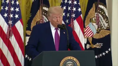 פרעזידענט טראמפ ענדיגט קאליפארניע'ס מאנדאט וועגן עלעקטרישע קארס און דערקלערט אז מען דארף ראטעווען די אמעריקאנער אויטא אינדוסטריע.