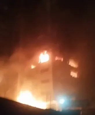 ברעקינג: די מדינת ישראל מיליטערישער פליגערס אטאקירן איראן'ס נוקלעארע איינריכטונגען.
