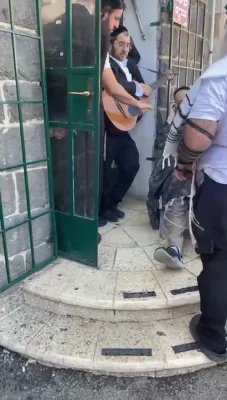 הרב שלום ארוש און הרב דוב קוק שליט"א ביים ציון רבי מאיר בעל הנס