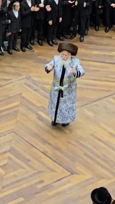 פולע ווידיאוס פון חתונה פון א אייניקל ביי כ"ק אדמו"ר מבאבוב שליט"א 