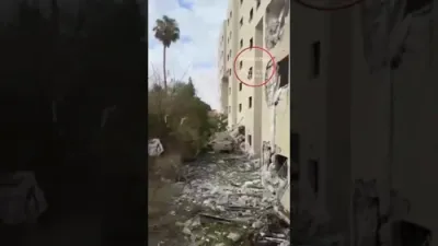 א באליסטישע מיסל האט דערגרייכט געביידעס אין תל אביב 