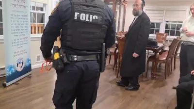א משפחה אין טשעסטנאט איז סורפרייזד געווארן ווען א הונט האט אריינשפאצירט אינדערהיים 
