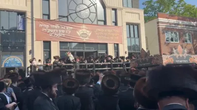 הכנסת ס"ת ביהמ"ד פנים מאירות אייזענשטאד בארא פארק