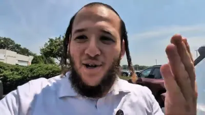 לאמיר באזוכן די קעדילעק וויסטיק מיט 7 זיצן