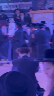 כ"ק אדמו"ר מטאהש שליט"א באזוכט אין שטאט טאהש לרגל יומדה"ק פונעם שרף פון טאהש זי"ע