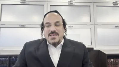 הערליכע מעשה פון הרה"ק מליובאוויטש זי"ע דורך הרב אליהו שווארץ, ביים שיעור פון עמוד היומי דרשו - עירובין דף צ"ד