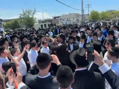 עצרת תפלה און פראטעסטן יעצט אין לעיקוואד נאכן ארעסט פון א אומשולדיגע אינגערמאן 