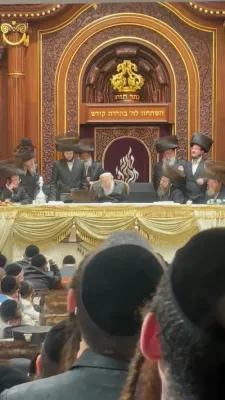 ח"ב בילדער פון שמחת החתונה בחצה"ק סלונים