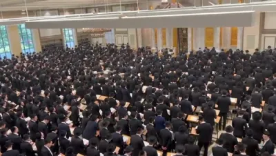 גרויסארטיגע עצרת אין לעיקוואד בראשות ראשי הישיבות דביהמ"ד גבוה ד'לעיקוואד אויפן באלדיגן באפרייאונג פון ר' בנימין קובאני