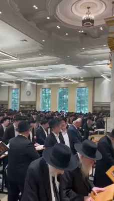 גרויסארטיגע עצרת אין לעיקוואד בראשות ראשי הישיבות דביהמ"ד גבוה ד'לעיקוואד אויפן באלדיגן באפרייאונג פון ר' בנימין קובאני