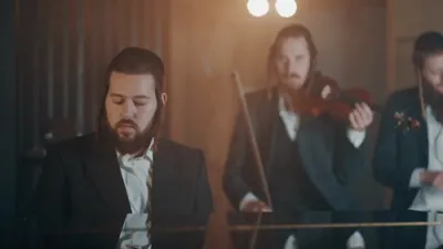 עקיבא גראמאן און ילד הפלא ארי קאליש - אידישע מאמע