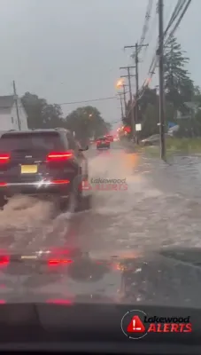 א בליק אויף די שווערע פארפלייצונגען נעכטן אין לעיקוואוד