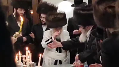 כ"ק אדמו"ר מקרעטשניף סיגוט שליט"א אין קערעסטיר
