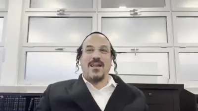 א הערליכע מעשה פון הרה"ק רבי דוד מלעלוב זי"ע "ראטוועט א איד וואס האט אים פארשעמט" ביים שיעור פון עמוד היומי דרשו - פסחים דף ג ע"א דורך הרב אליהו שווארץ