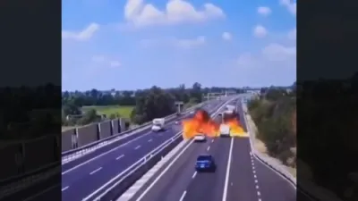 צוויי אומגעקומען נאך א עקסידענט פון א קליינע איטאליענע ערעפלאן אויף א הייוועי!