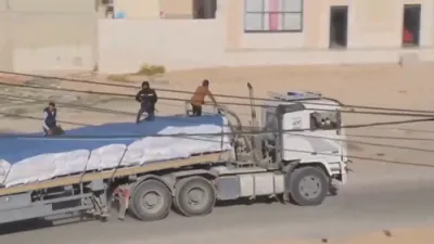 ווידיאו ווייזט ווי חאמאס גנב'ט עסן וואס ווערט אריינגעשיקט