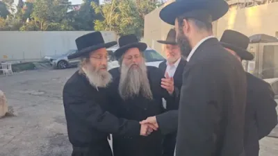 אדמו"רים ורבנים שליט"א קומען אן צום אסיפה קעגן גזירת הגיוס 