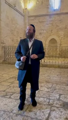 ר' יואל לעבאוויטש געזאנג ביי קבר שמואל הנביא