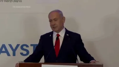 נתניהו לייקנט איבער די הונגער אין עזה, און באשולדיגט חאמאס אין אוועקכאפן די הילף 