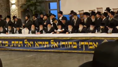 ערשטע בילדער פון אסיפת רבני אגודת ישראל איבער די גזירת הגיוס