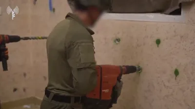 צה"ל אקטיוו אין חברון ביי א טעראריסטישע הויז
