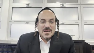 א הערליכע מעשה פון די כיבוד אב פון הרה"ק רבי משה לייב מסאסוב זי"ע - דורך הרב אליהו שווארץ ביים שיעור פון עמוד היומי דרשו - פסחים דף י"א