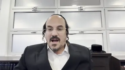 א הערליכע מעשה פון הרה"ק דער חוזה מלובלין אין הרה"ק מראפשיץ זי"ע - דורך הרב אליהו שווארץ ביים שיעור פון עמוד היומי דרשו - פסחים דף ח'