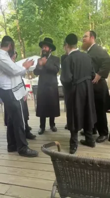 24 שעה מנינים צענטער אין ניקלשבורג 