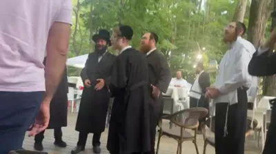 24 שעה מנינים צענטער אין ניקלשבורג 