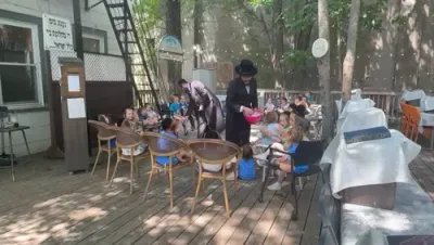 24 שעה מנינים צענטער אין ניקלשבורג 
