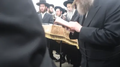 מסע התומכים בראשות גאב"ד סאטמאר מאנסי שליט"א 