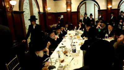 צענטראלע סעודת הילולא פון הרה"ק בעל אך פרי תבואה מליסקא זי"ע געפראוועט אין קרית יואל בראשות כ"ק אדמו"ר מליסקא שליט"א