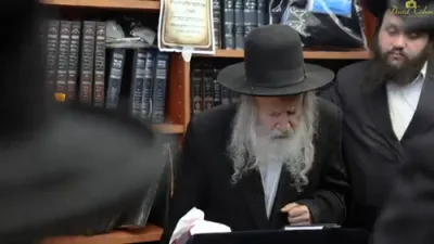 כ"ק אדמו"ר מאמשינוב שליט"א ביי טיש פירן אין צפת