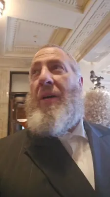 עקסקלוסיוו: א רייזע קיין אייראפע מיט ר' עזרא פרידלענדער