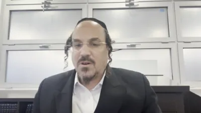 א הערליכע מעשה פון הרה"ק אדמור"י בית סקולען זי"ע לרגל יום ההצלה - דורך הרב אליהו שווארץ ביים שיעור פון עמוד היומי דרשו - פסחים דף י"ב