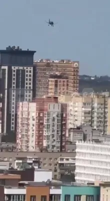 א אוקריינא דראון אטאקירט א געביידע אין רוסלאנד 