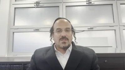 א הערליכע מעשה פון הרה"ק רבי אהרן מבעלזא זי"ע - דורך הרב אליהו שווארץ ביים שיעור פון עמוד היומי דרשו - פסחים דף טו 