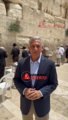 דזשעק טשיטערעלי ביים כותל זאגט אז ער וויל בעסער פארשטיין ניו דזשערסי'ס 600,000 אידישע איינוואוינער